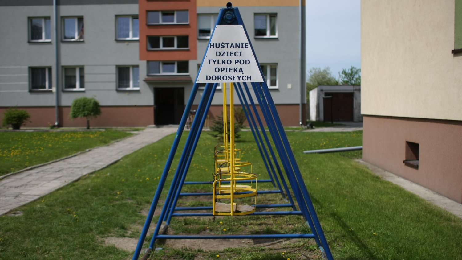Zdjęcie ilustracyjne. UOKiK z Inspekcją Handlową przebadali zabawki, w ty huśtawki, oferowane na rynku.