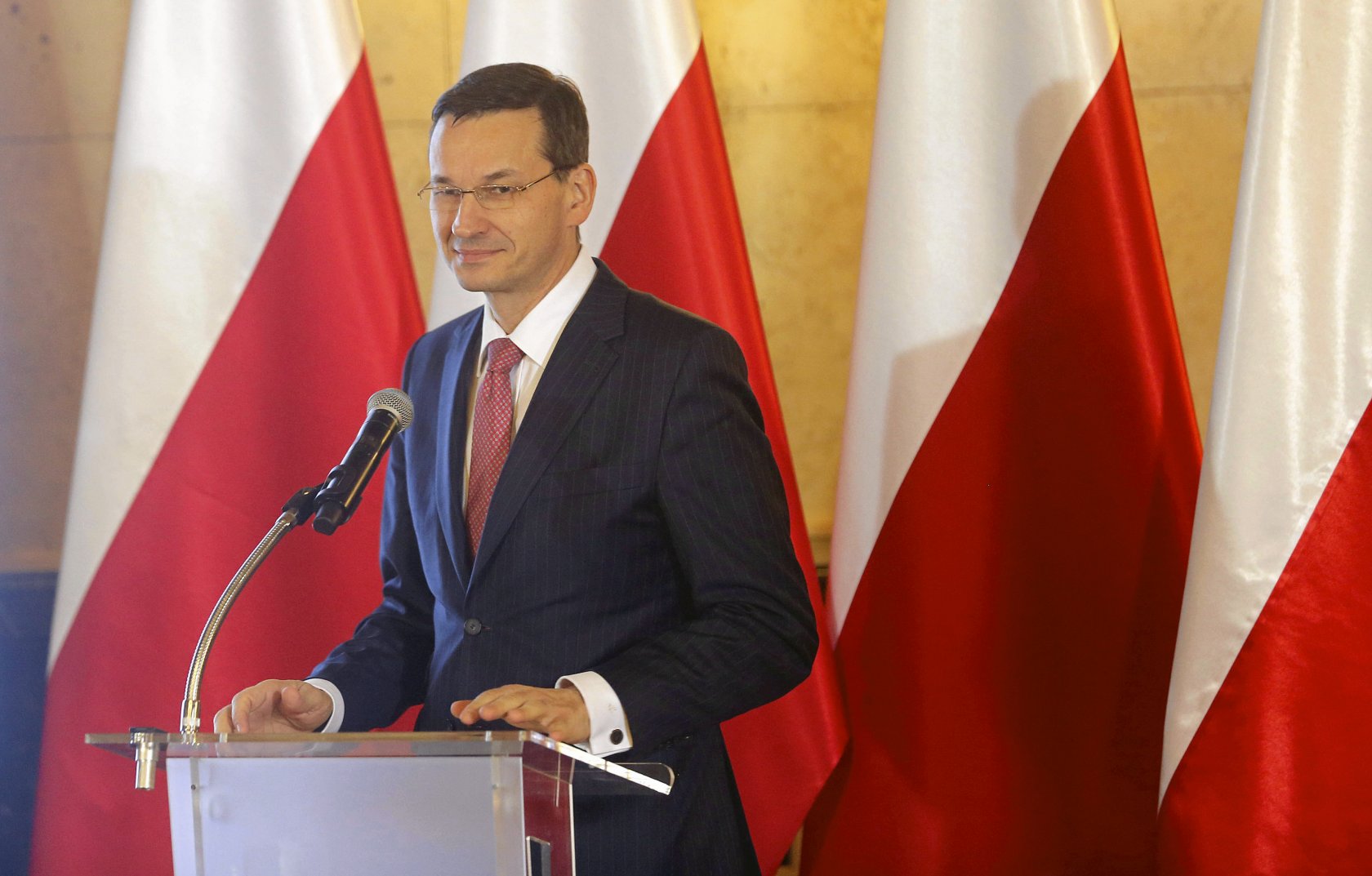 Zdaniem premiera Mateusza Morawieckiego, Polska uzyskała tylko ułamek kwot wypłaconych przez Niemcy w ramach reparacji wojennych.