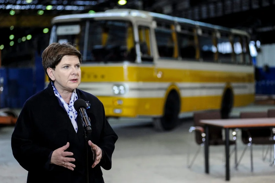 Premier Beata Szydło ogłasza przejęcie fabryki Autosan przez Polską Grupę Zbrojną, 2016 r.