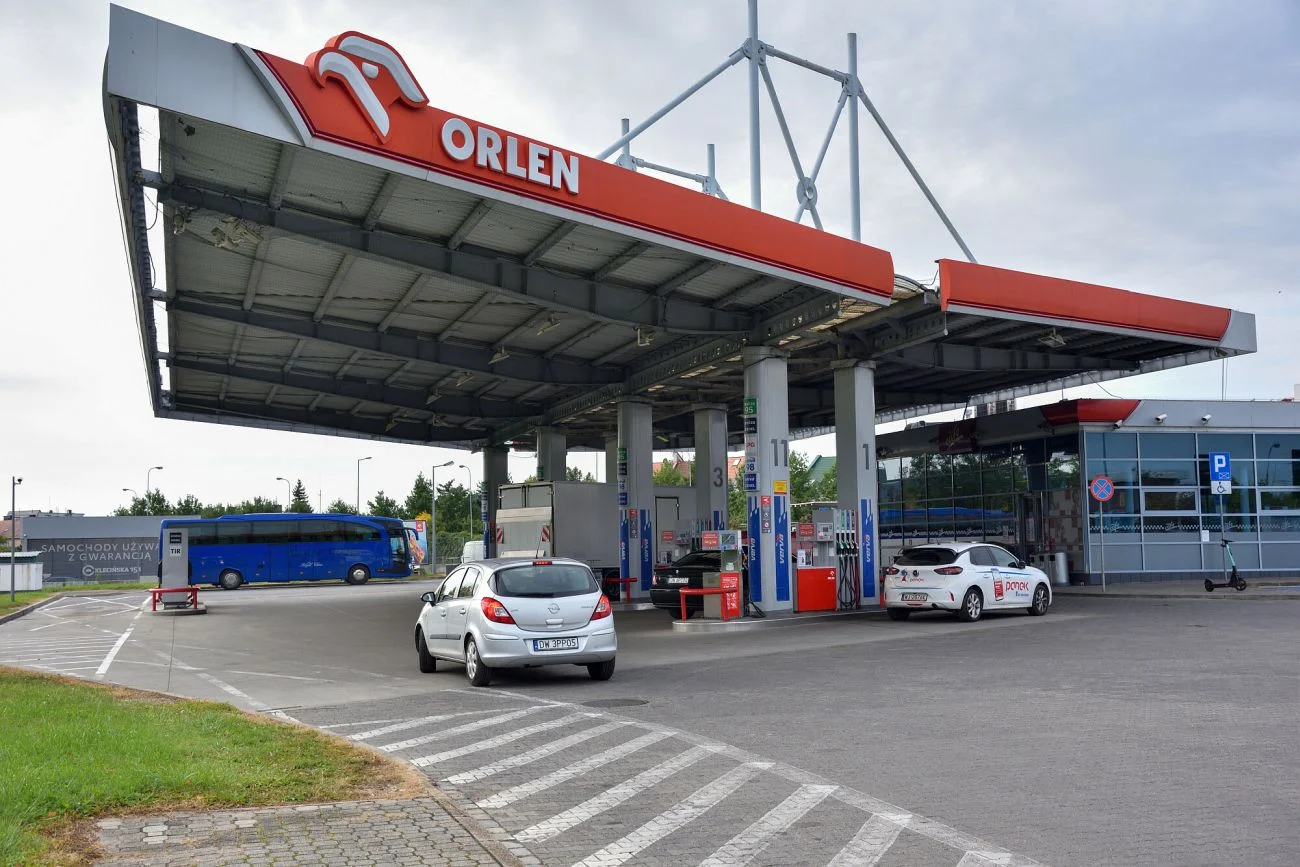 Przez braki paliw rolnicy tracą czas na jeżdżenie w poszukiwaniu paliwa