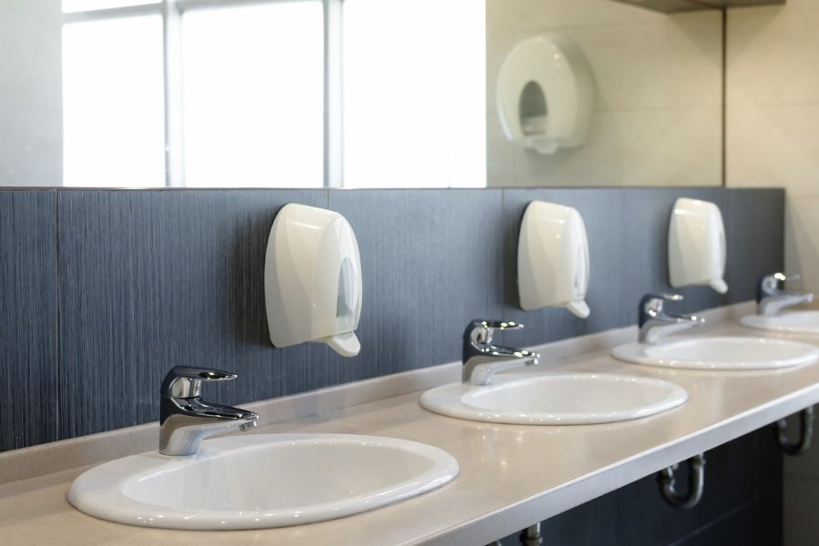 W jednej z bartoszyckich firm pracownice były nagrywane przez ochroniarza nawet w toalecie.