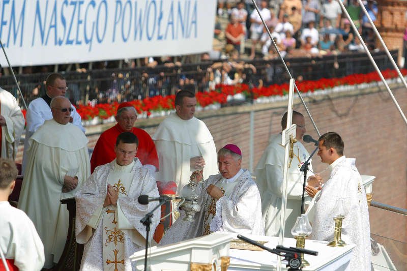 Nieczynne urzędy i straty przedsiębiorców. To skutek religijnego święta w nadchodząca sobotę