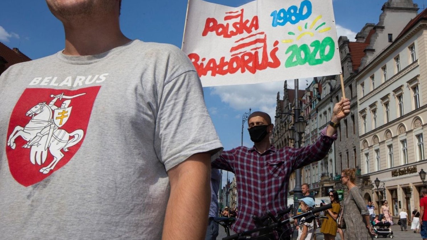 Polacy solidaryzujący się z strajkującymi Białorusinami.