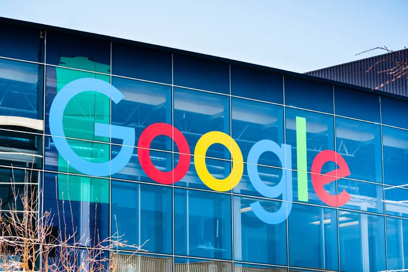 logo Google na jego siedzibie