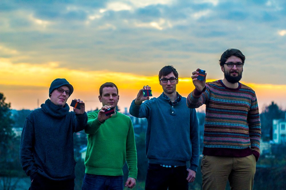 Czterech kolegów założyło firmę zajmując się produkcją portfeli z włókna węglowego. To jednak dopiero początek. Krzysiek, Łukasz, Kuba i Michał mają o wiele bardziej ambitne plany