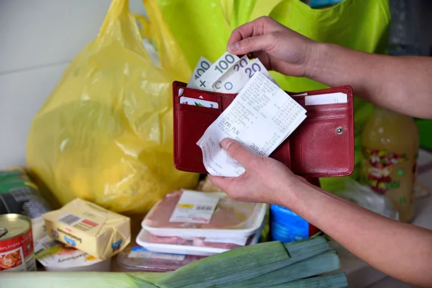 Trzymaj wydatki pod kontrolą, inflacja spadnie, ale potem znów wzrośnie