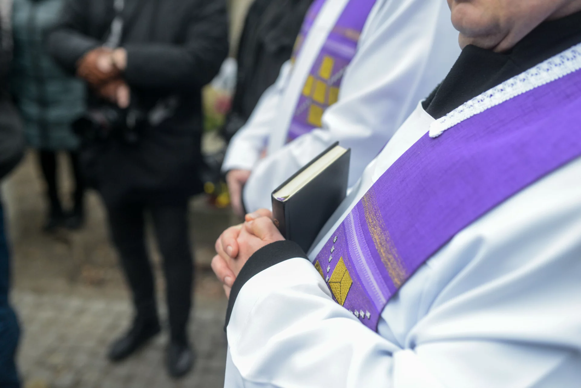 Udzielanie sakramentów stało się droższe