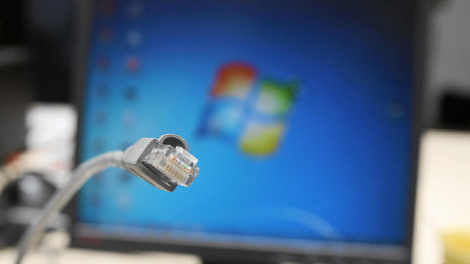 Według danych GUS-u 2/3 Polaków korzystało z internetu w ciągu ostatnich 3 miesięcy.