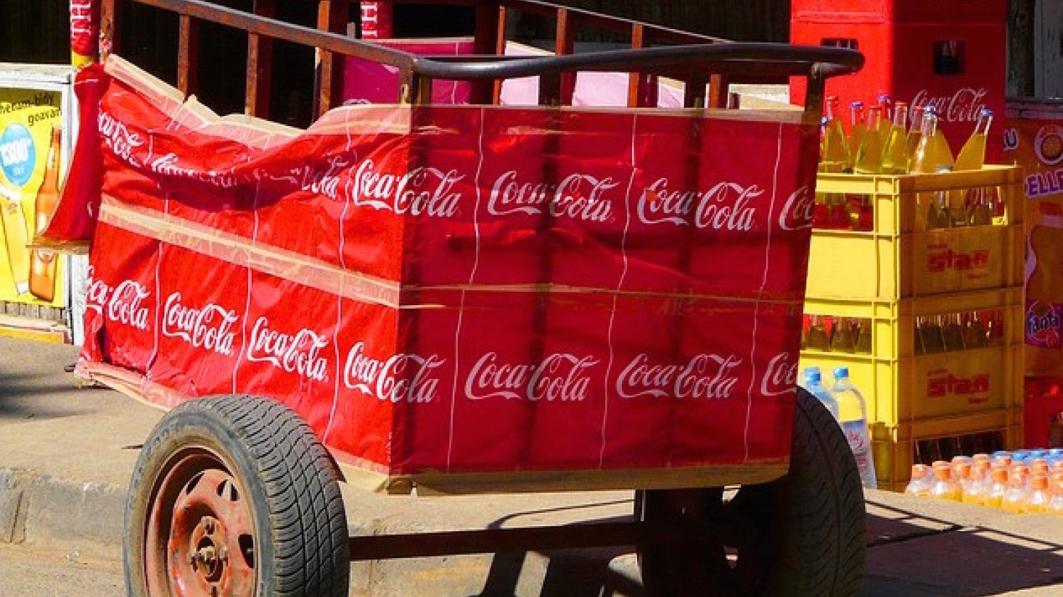 Szykuje się okres niepogody dla Coca-Coli.