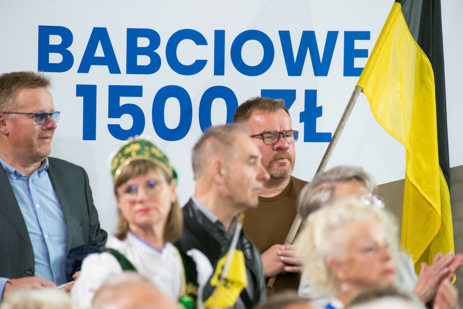 Babciowie w Sejmie – kto dostanie dodatkowe pieniądze