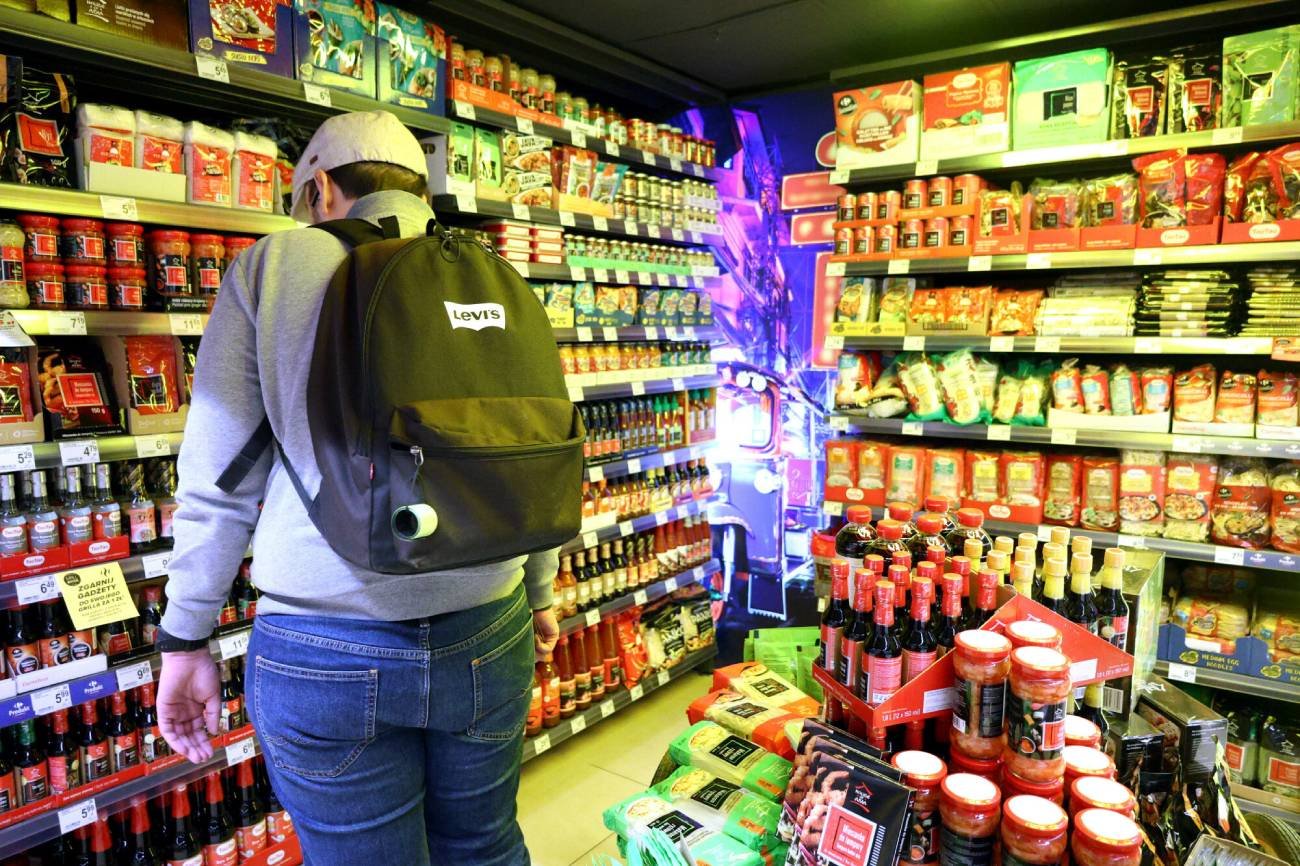 Doradzamy, gdzie można zrobić zakupy w święto.