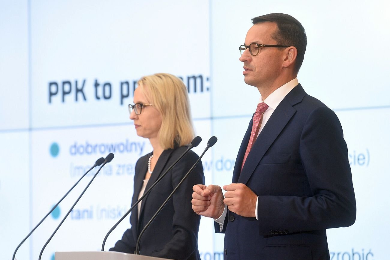 PPK to program dobrowolny - zapewniał w 2018 roku Morawiecki z ówczesną minister finansów Teresą Czerwińską