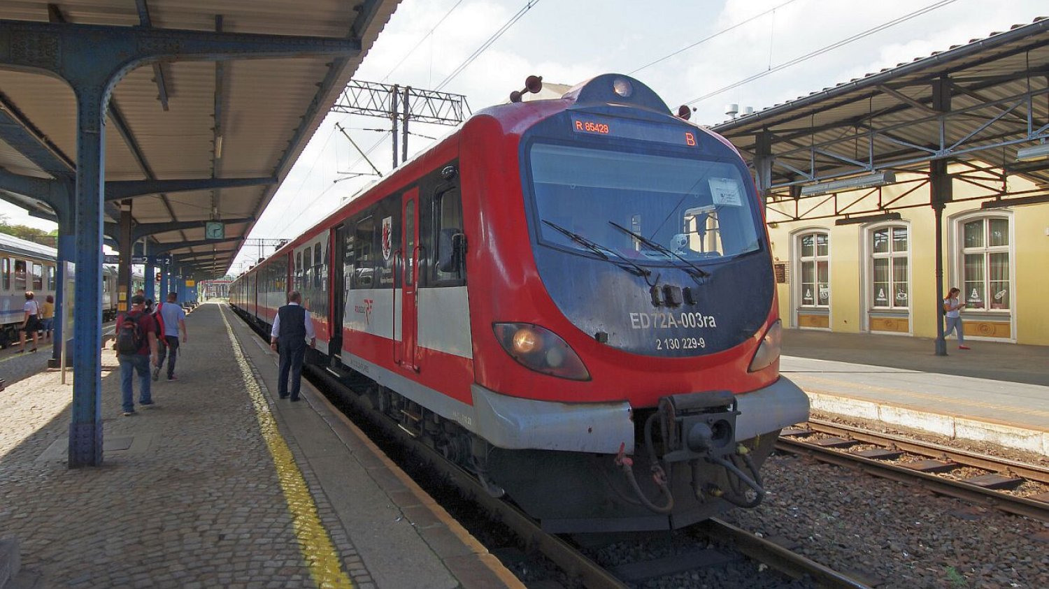 Do pociągów Polregio tuż przed wyborami ma trafić kilkadziesiąt tysięcy egzemplarzy propisowskiej "Gazety Polskiej"