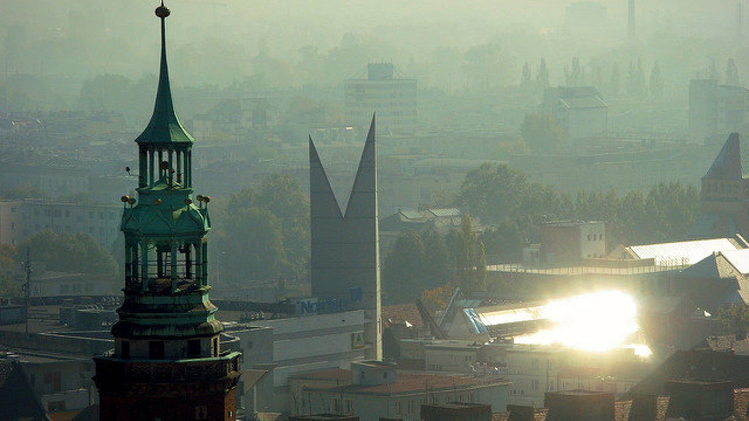 Najwyższa średnia roczna pensja nie przypada na stolicę ani na Wrocław, tylko na Kraków (59 139 zł), gdzie siła nabywcza jest jednak niższa niż w Warszawie, dużo niższe są też koszty utrzymania. Następny jest Wrocław (54 48