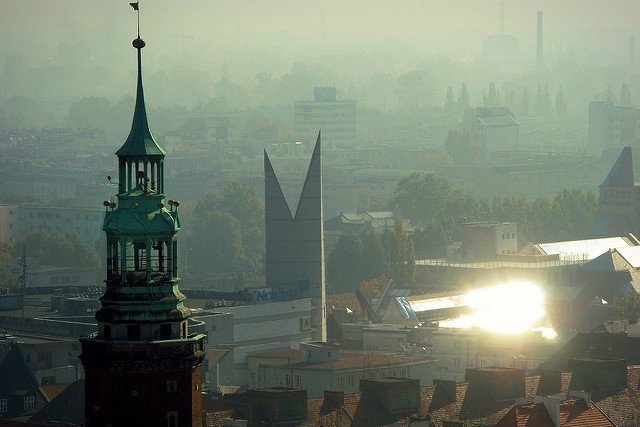 Najwyższa średnia roczna pensja nie przypada na stolicę ani na Wrocław, tylko na Kraków (59 139 zł), gdzie siła nabywcza jest jednak niższa niż w Warszawie, dużo niższe są też koszty utrzymania. Następny jest Wrocław (54 48