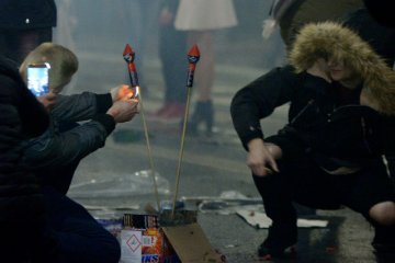 Niemieccy i austriaccy celnicy łapią osoby, które nielegalnie przewożą petardy i fajerwerki z Polski i Czech