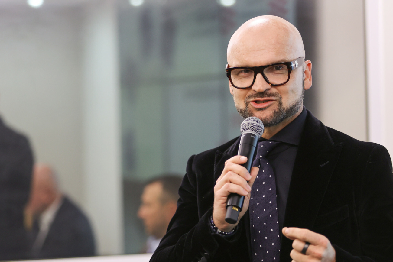 Rafał Brzoska, podczas wywiadu dla Financial Times, poinformował, że prowadzi negocjacje z lokalnymi partnerami w Niemczech, Szwajcarii, Austrii, Finlandii, Szwecji i Norwegii.