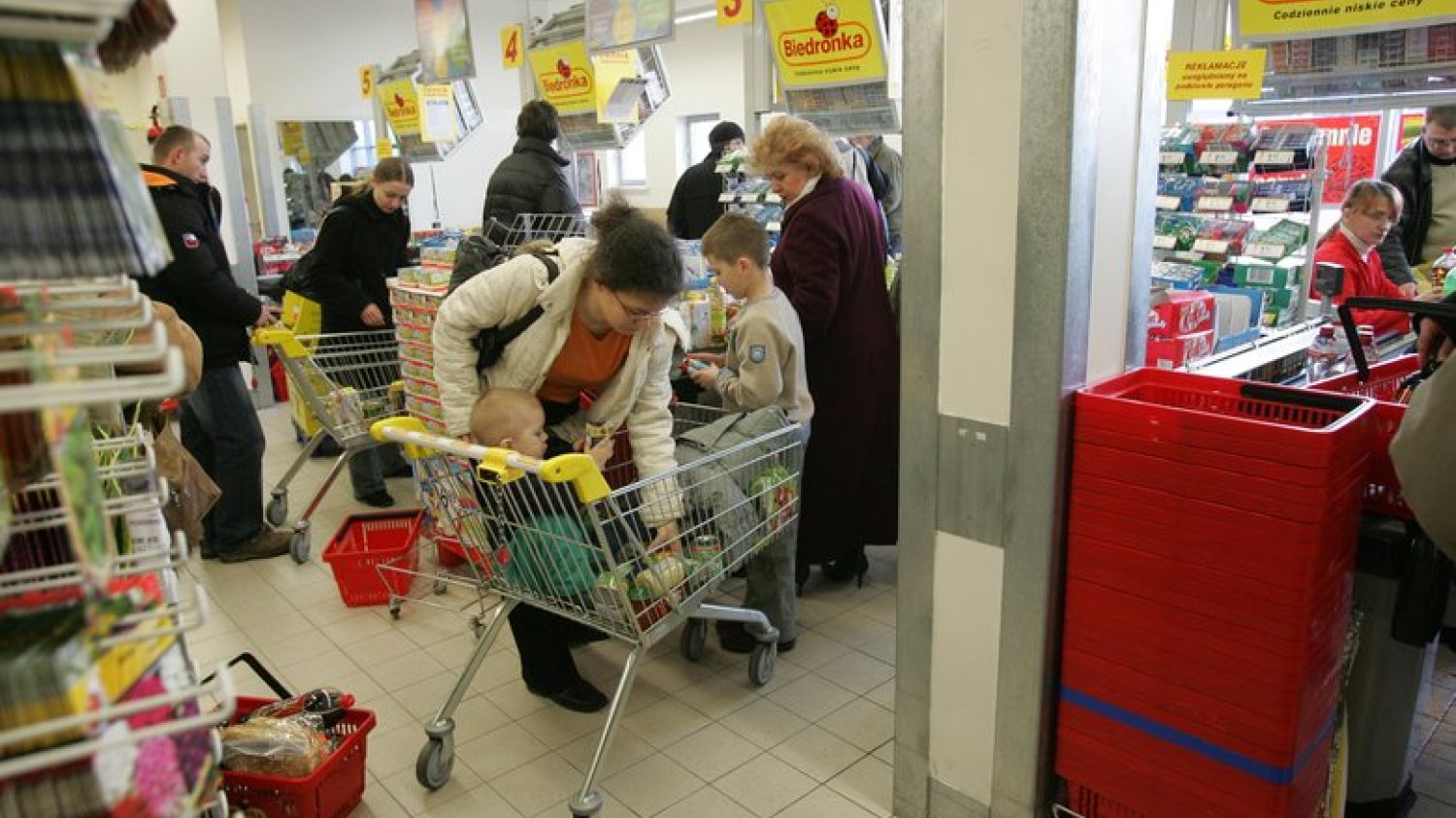 Zepsuta waga przy kasie naliczyła klientowi Biedronki o 10 złotych więcej