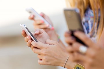 Aplikacja QRecorder służy do nagrywania rozmów telefonicznych... ale również przechwytuje SMS-y i wykrada dane logowania do kont bankowych.