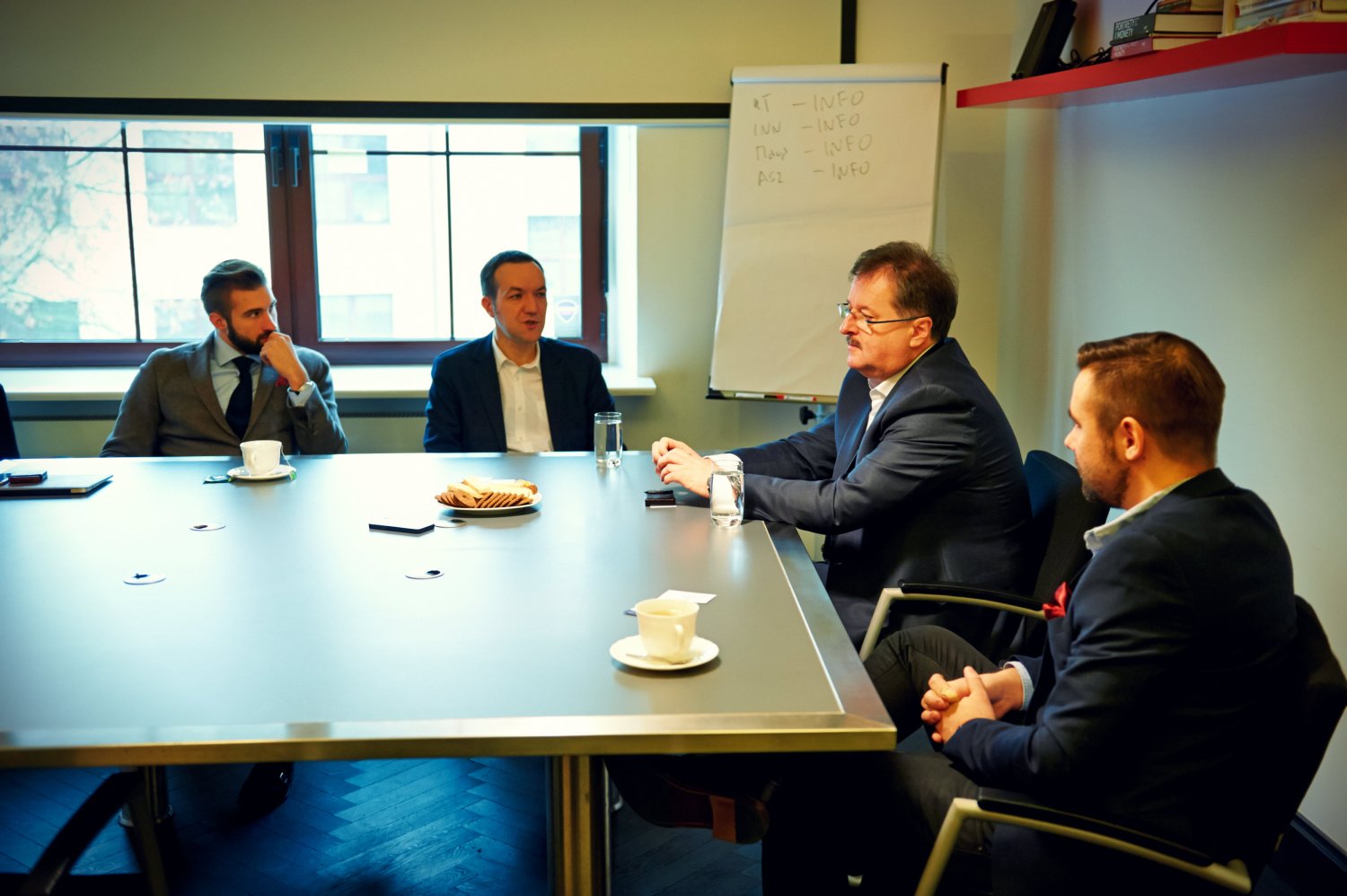 Uczestnicy debaty "Jak wprowadzać innowacje w firmach" - Jędrzej Iwaszkiewicz - D-RAFT, Adam Kostrzewa - MDDP Nauka i Innowacje, Jacek Czech-z Krajowa Izba Gospodarcza, Michał Kaczmarski - INNPoland.