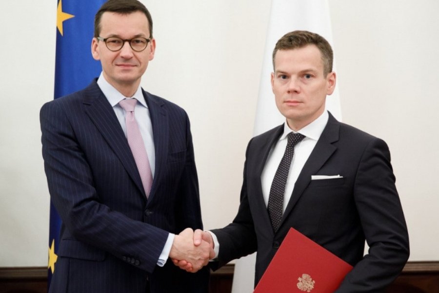 Premier Mateusz Morawiecki z nowym szefem KNF, Jackiem Jastrzębskim.