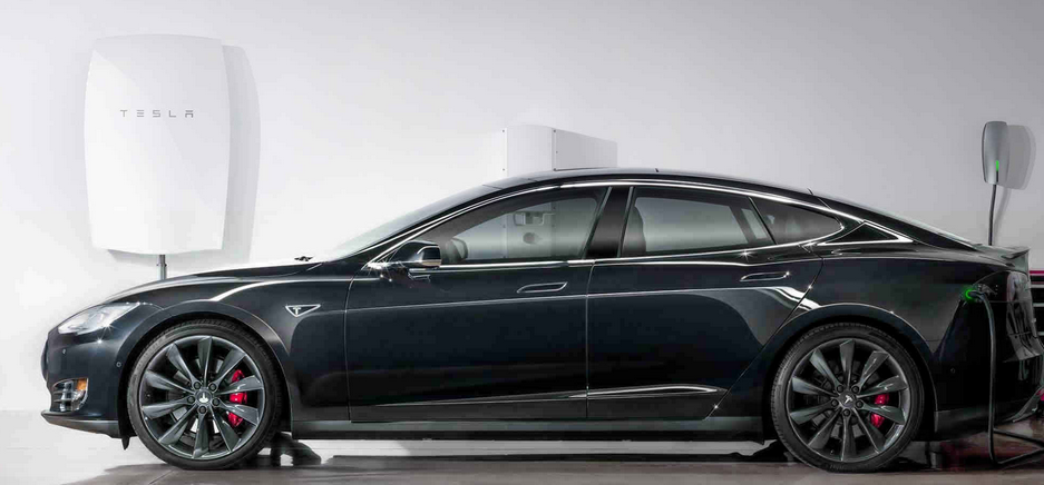 SuperSamochód ekologiczny ze stacją baterii ładowanych słonecznie