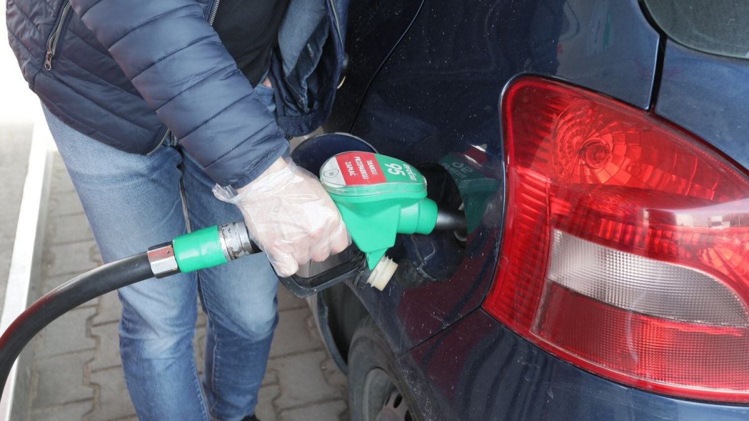 Wpływy z akcyzy od paliw rosną o wiele wolniej niż sprzedaż paliwa.