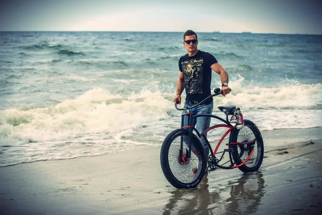 Adam Zdanowicz stworzył start-up MAD Bicycles, który konstruuje rowery na indywidualne zamówienia klientów.