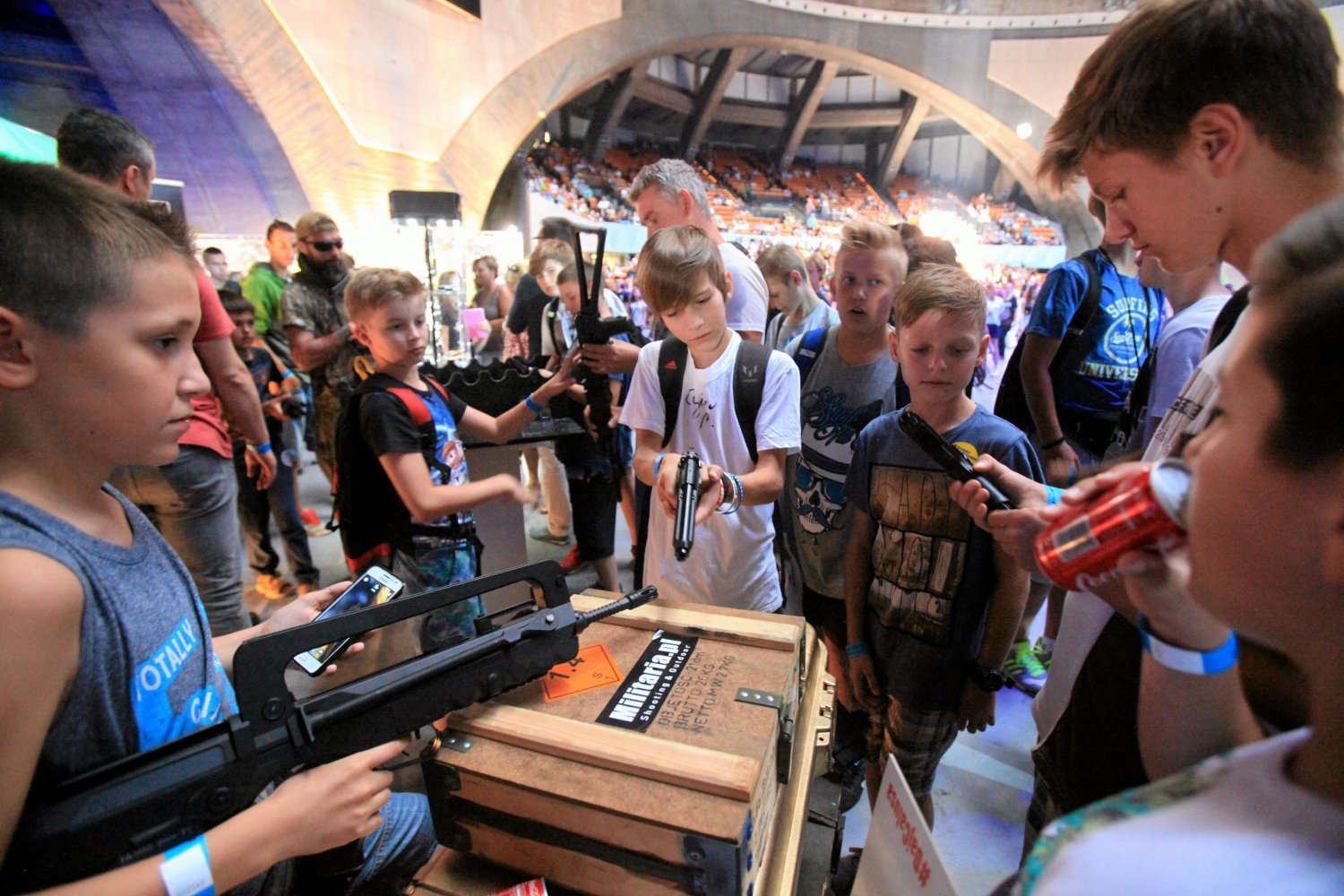 Spotkania z Youtuberami przyciągają dzieci. Coraz więcej z nich próbuje swoich sił w kręceniu filmów