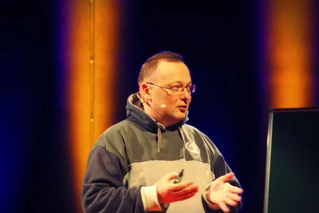 Dr Kamil Kulesza