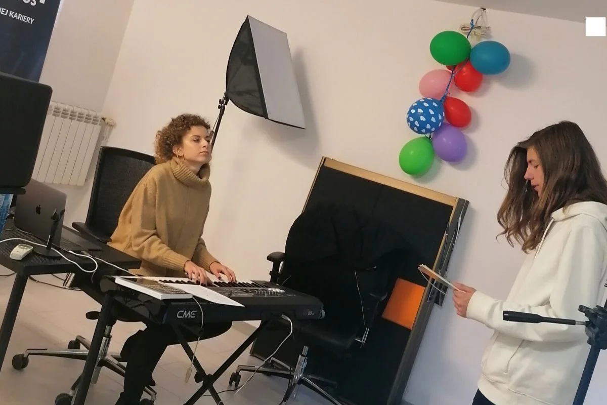 W trakcie sesji songwriterskiej