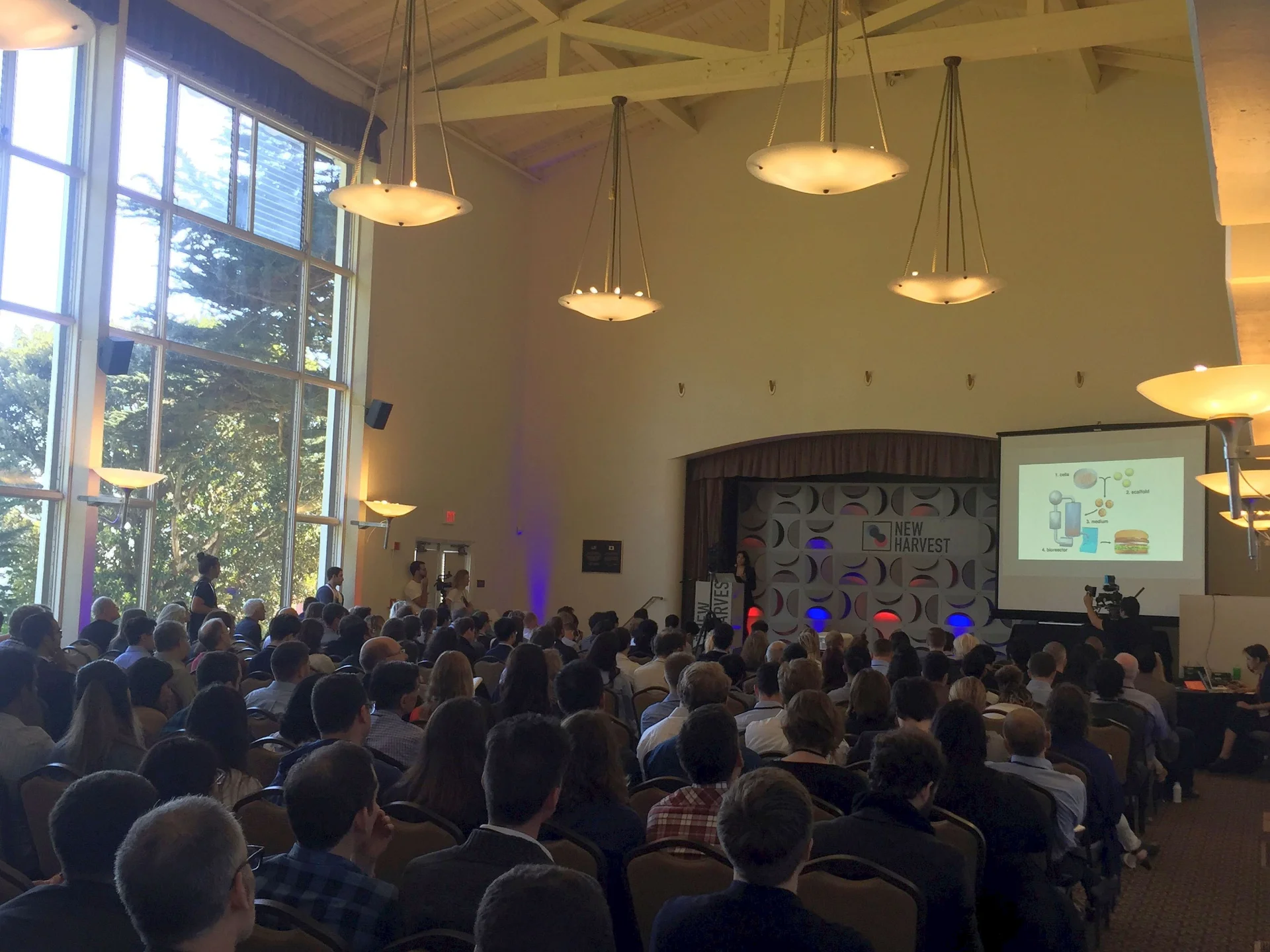 Przywitanie uczestików Konferencji New Harvest 2016, San Francisco
