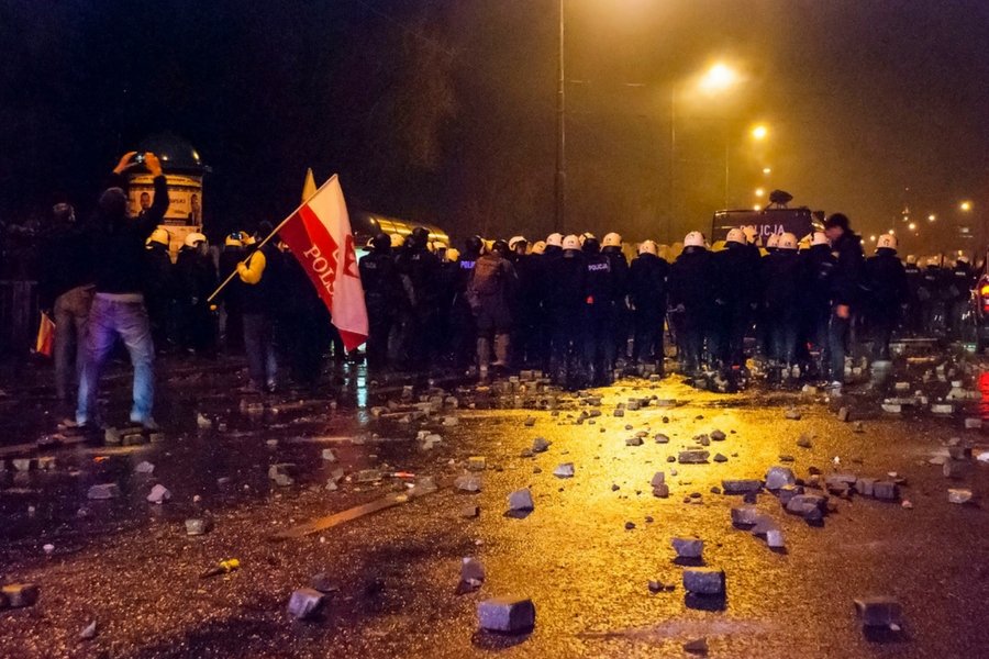 Kto wie, może rzeczywiście uczenie się o emocjach pozwoliłoby choć trochę zażegnać społeczne konflikty?