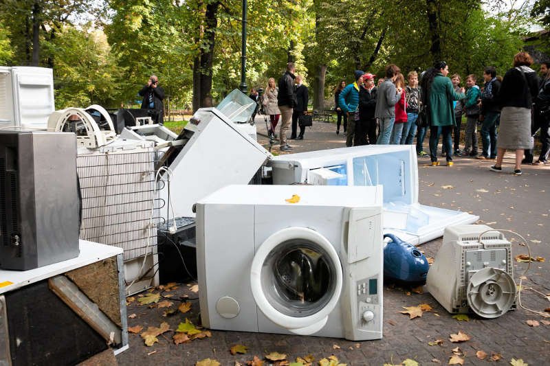 Eko-problem z elektro-śmieciami. Nikt nie kontroluje, jak się ich pozbywamy