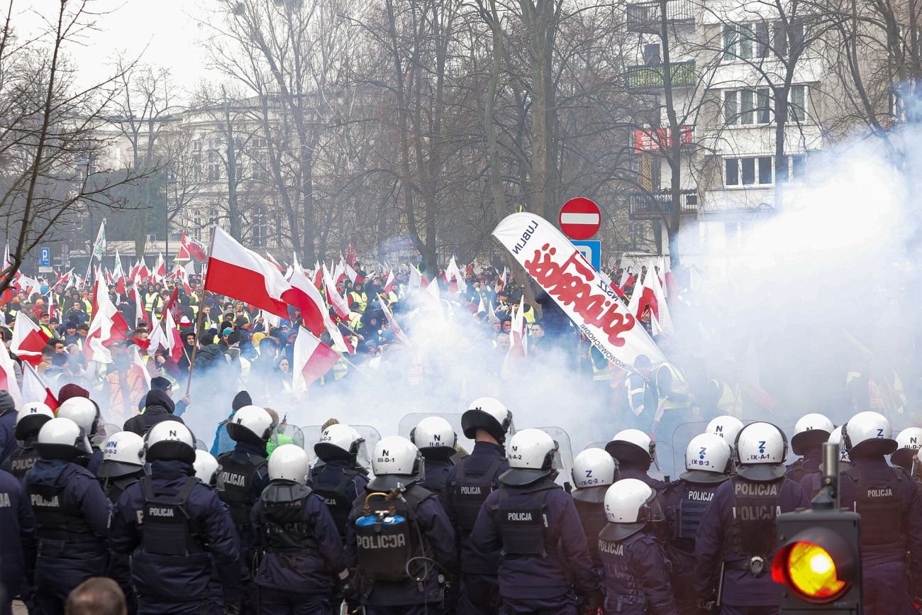 W proteście rolników w Warszawie wzięli udział członkowie "Solidarności" z różnych zakładów i części kraju