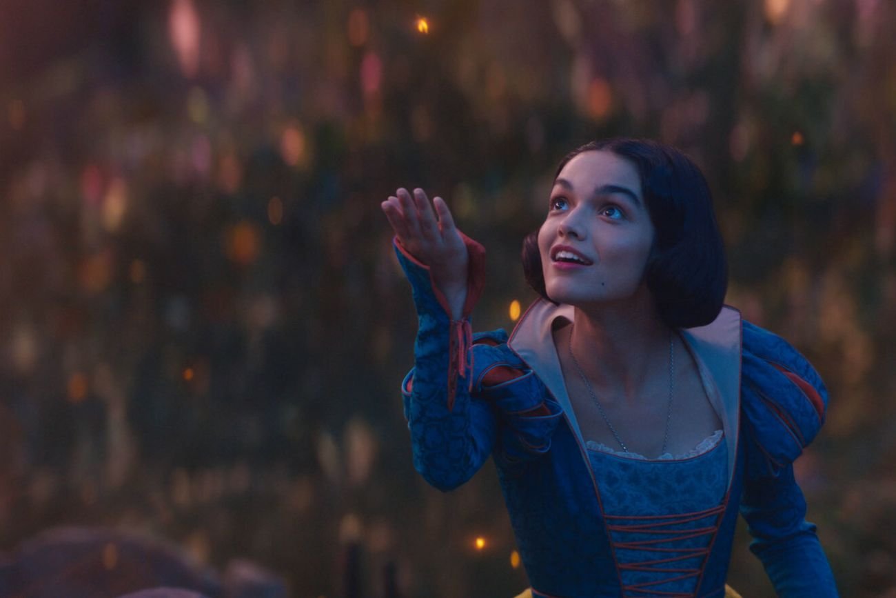 Choć wydawałoby się, że to pościgi i wybuchy odpowiadają za największe emisje CO2 w kinie, nowe dane ujawniają zaskakującą prawdę: aktorska "Królewna Śnieżka" Disneya miała większy ślad węglowy niż niejedno lotnisko.