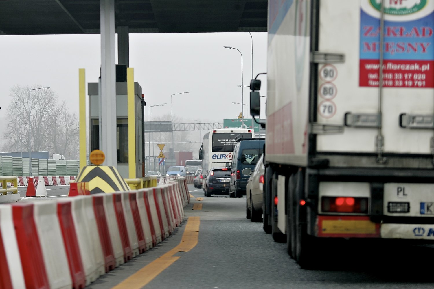 Oddana kilka lat temu do użytku autostrada A2 już dzisiaj potrzebuje poszerzenia na odcinku Stryków - Warszawa.