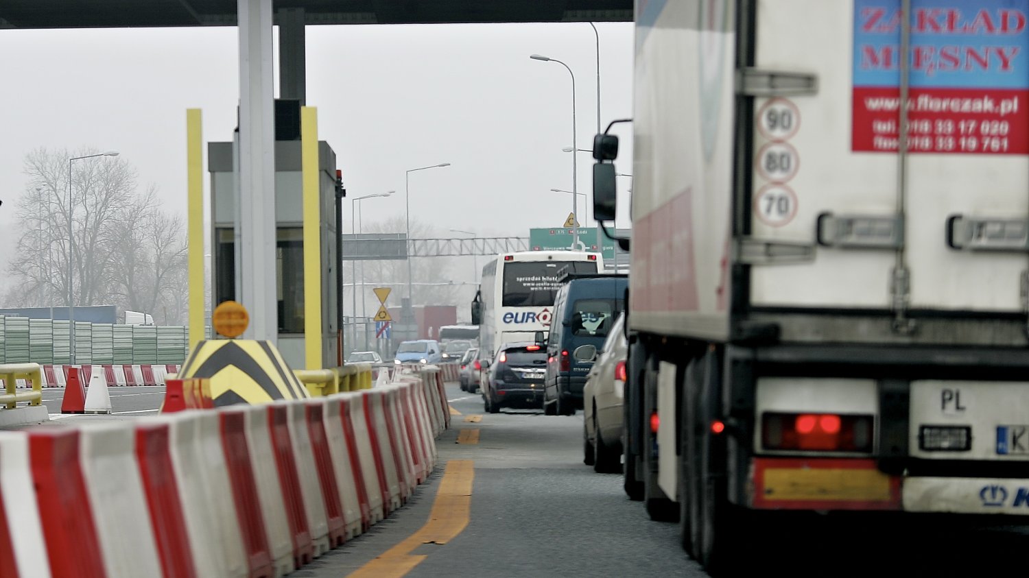 Oddana kilka lat temu do użytku autostrada A2 już dzisiaj potrzebuje poszerzenia na odcinku Stryków - Warszawa.
