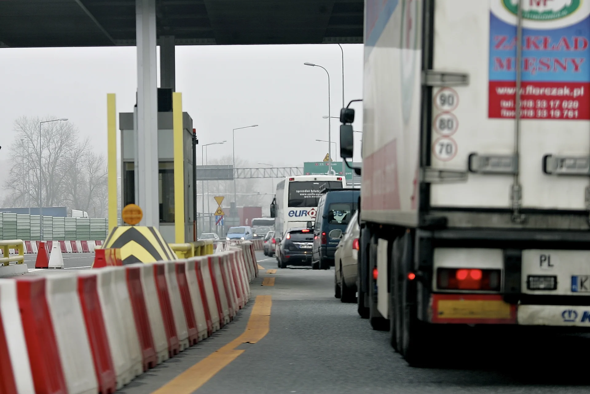 Oddana kilka lat temu do użytku autostrada A2 już dzisiaj potrzebuje poszerzenia na odcinku Stryków - Warszawa.