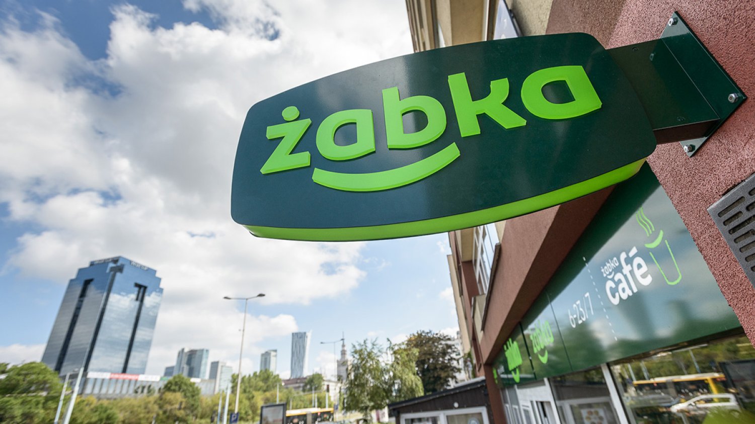 Żabka otworzyła w tym roku 12 kontenerowych sklepów w miejscowościach nadmiejskich