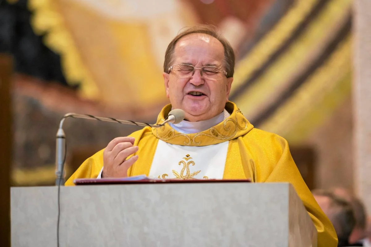 O. Rydzyk dzięki prof. Jędryskowi otrzymał 27 mln na poszukiwania wód termalnych. Teraz profesor stracił swoją posadę.