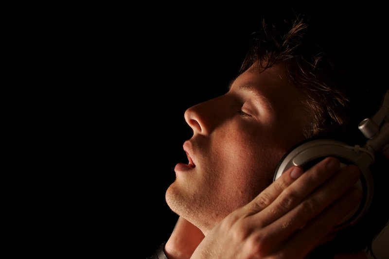 Odpowiednio dopasowane dźwięki są w stanie zwiększyć naszą koncentrację.