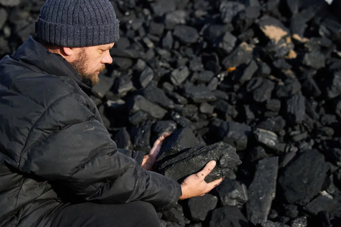 Kartki na węgiel to nowy pomysł na uspokojenie sytuacji na rynku