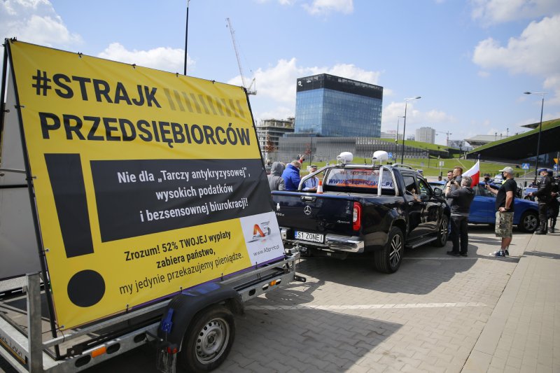 Polscy przedsiębiorcy zapowiadali masowe pozwy za lockdown.