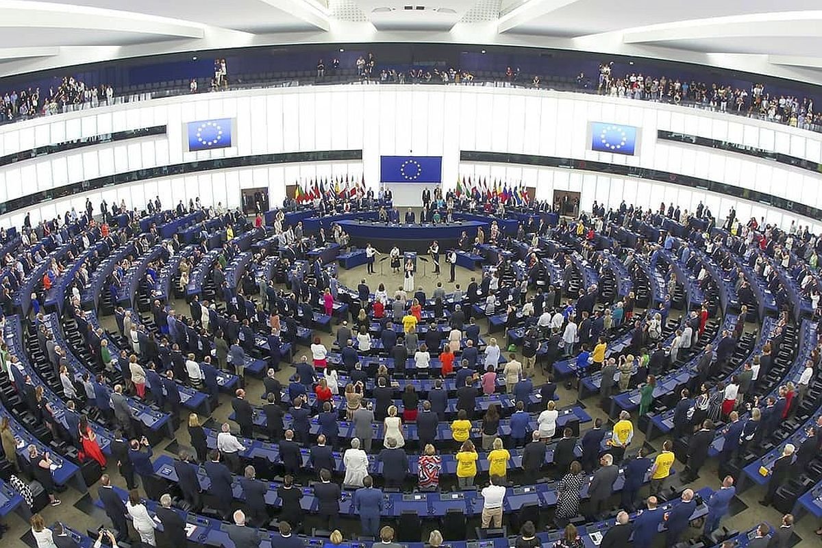 Pzez 15 lat Polska dostała z Unii Europejskiej 163 miliardy euro, wpłaciła zaś 53 miliardy. Najwięcej otrzymaliśmy na politykę spójności (103 mld euro) i rolnictwo (55 mld euro).