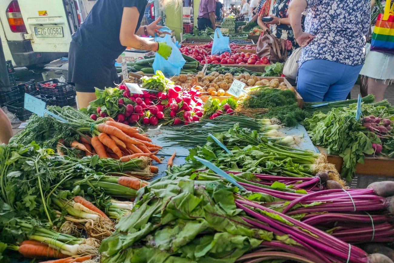Ceny nowalijek na bazarach.