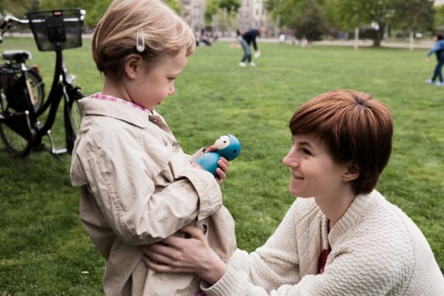 Justyna Zubrycka zaprojektowała Vaikai, a wraz z Matasem Petrikasem uruchomiła kampanię na Kickstarterze, by sfinansować projekt