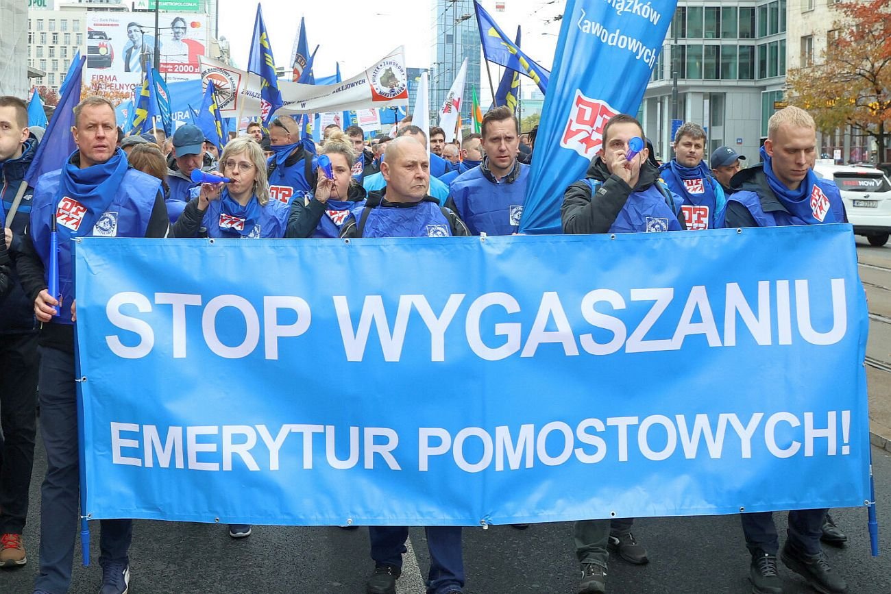 Przeciwko wygaszaniu emerytur pomostowych protestowały związki zawodowe wielu branż.