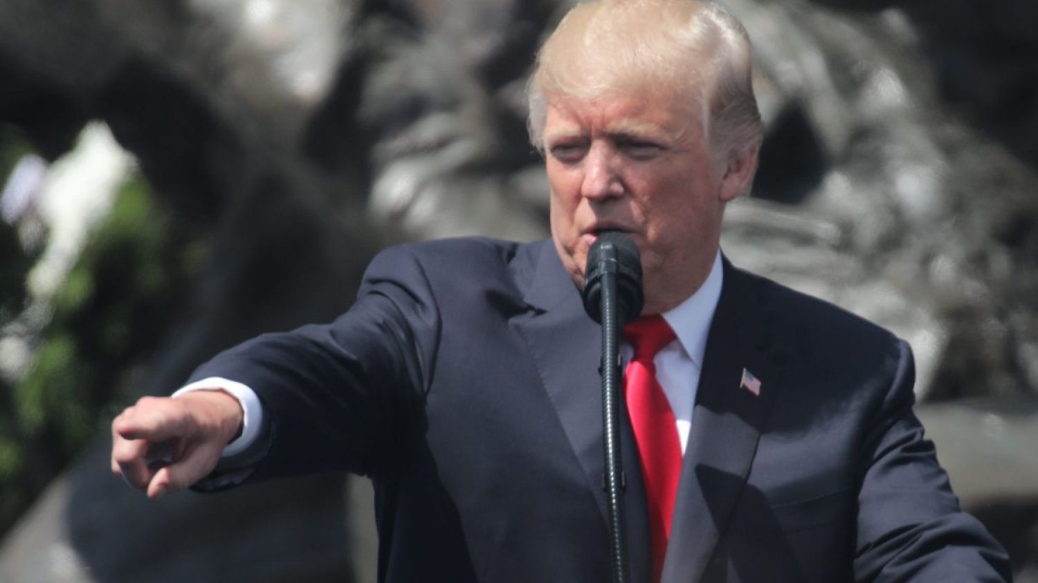 Donald Trump oskarża New York Times o zdradę. Mowa o artykule dotyczącym cyberataków wymierzonych w Rosję.