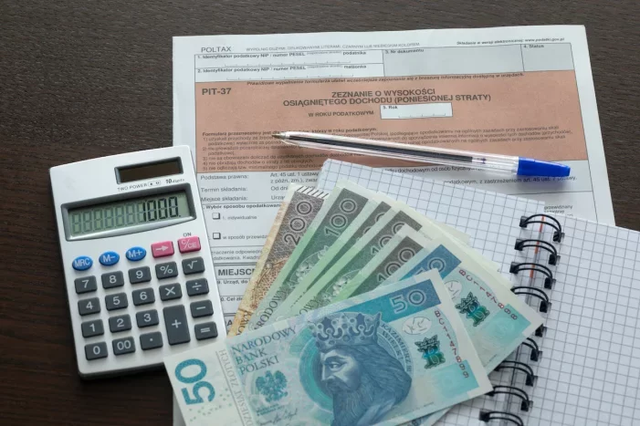 Jak najszybciej dostać zwrot nadpłaty podatku przy rozliczeniu PIT?